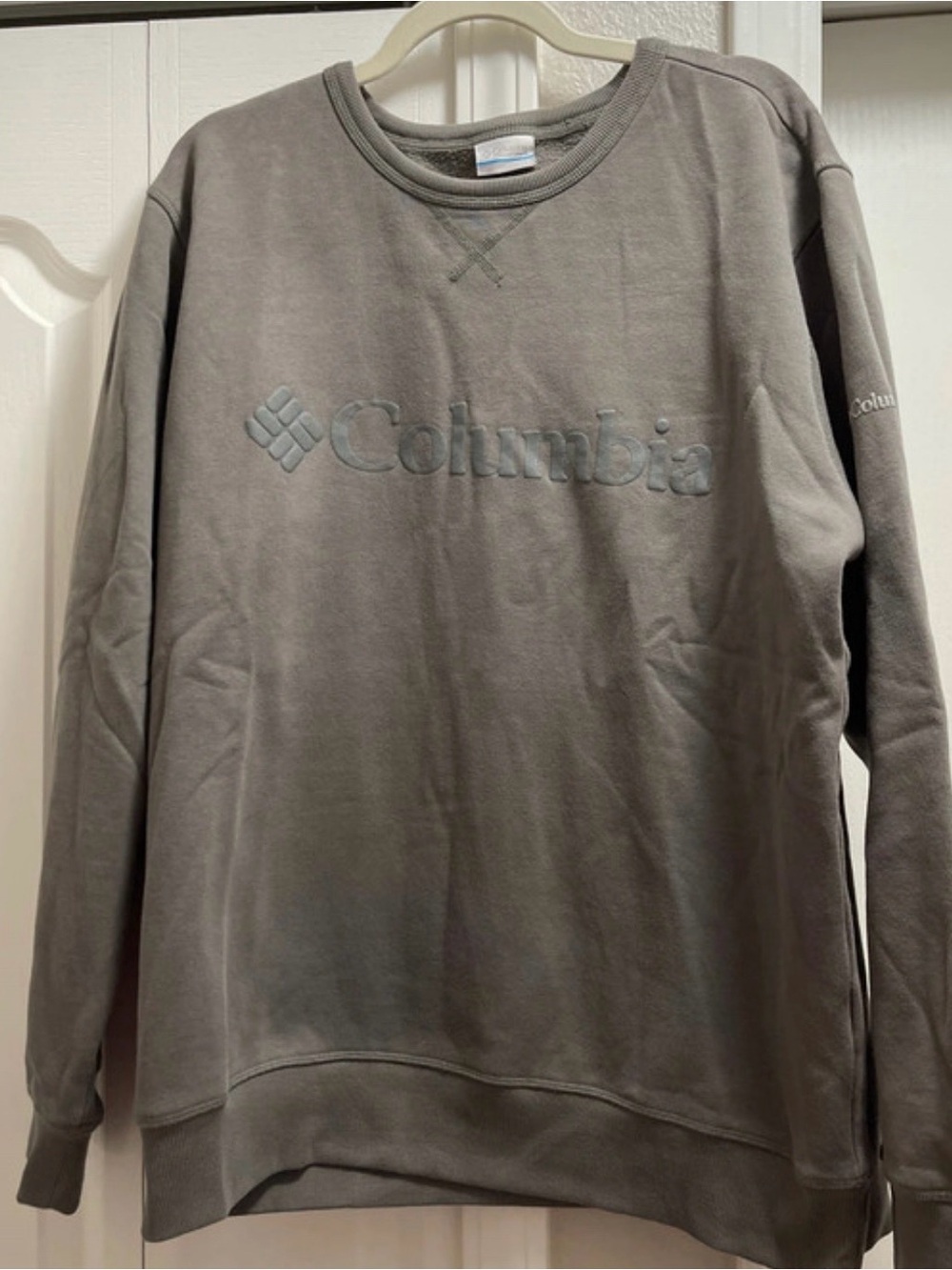Columbia Men's Gray/green Crewneck Sweatshirt with Embossed Logo
